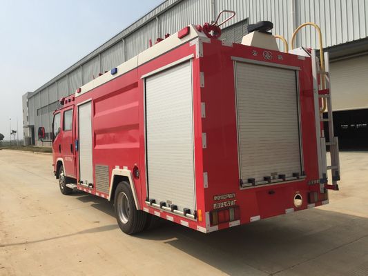 ISUZU 139KW फोम फायर ट्रक, फोम वॉटर के साथ 4x2 4000L मिनी फायर इंजन
